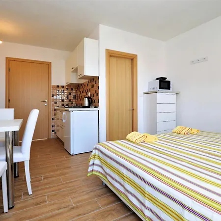 Apartments Goranka 2 Murter Exterior photo