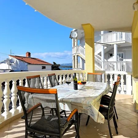 Apartments Goranka 2 Murter Exterior photo